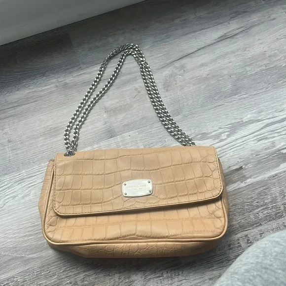 Tan Michael Kors envelope chain crossbody purse with adjustable straps - Picture 6 of 11